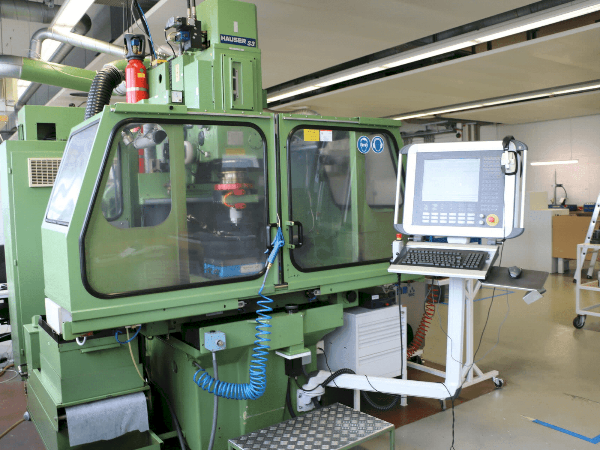 Vooraanzicht  van HAUSER S3  machine