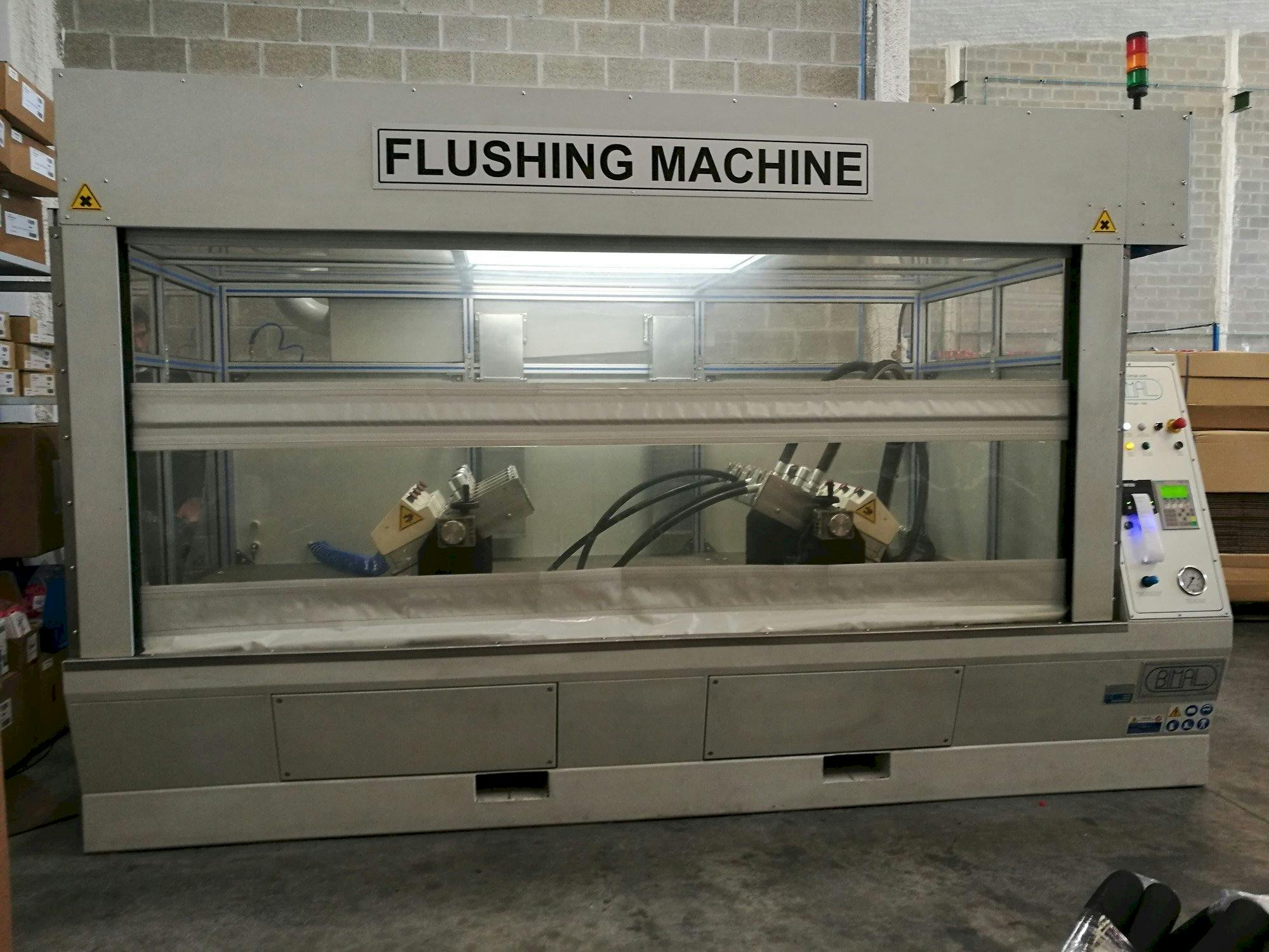Vooraanzicht  van BIMAL Flush 4  machine