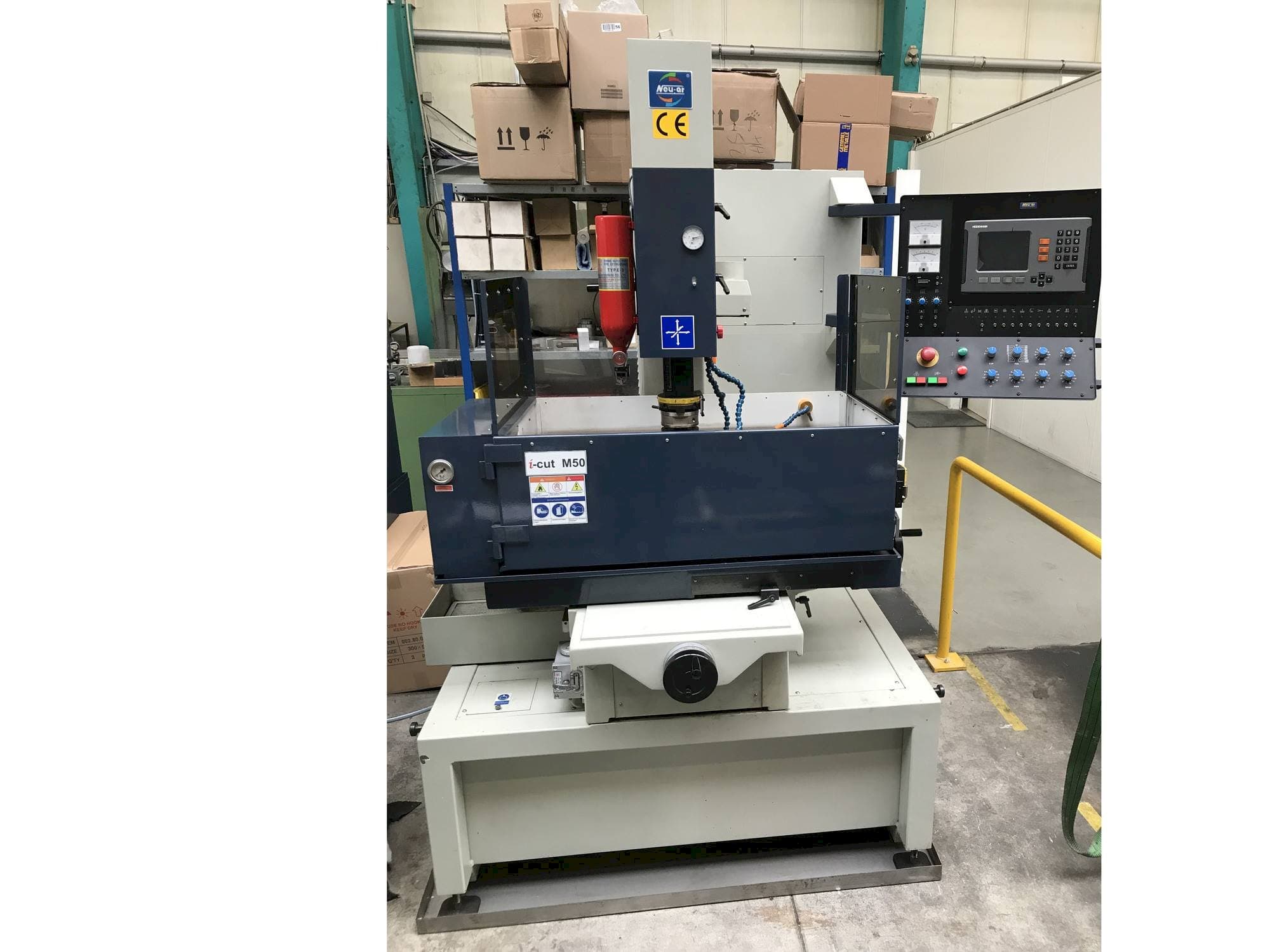 Vooraanzicht  van i-cut M50  machine
