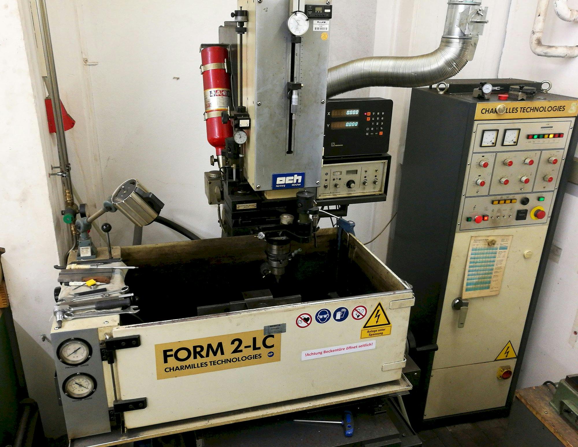 Vooraanzicht  van CHARMILLES Form 2-LC machine