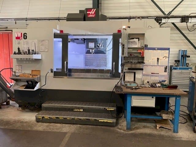 Vooraanzicht  van HAAS VM-6  machine
