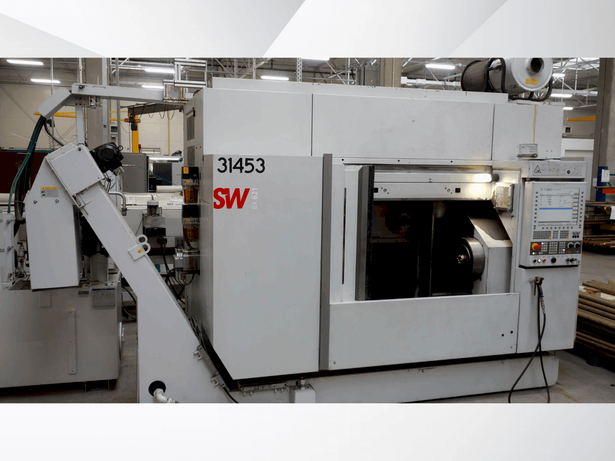 Vooraanzicht  van SW BX 621  machine