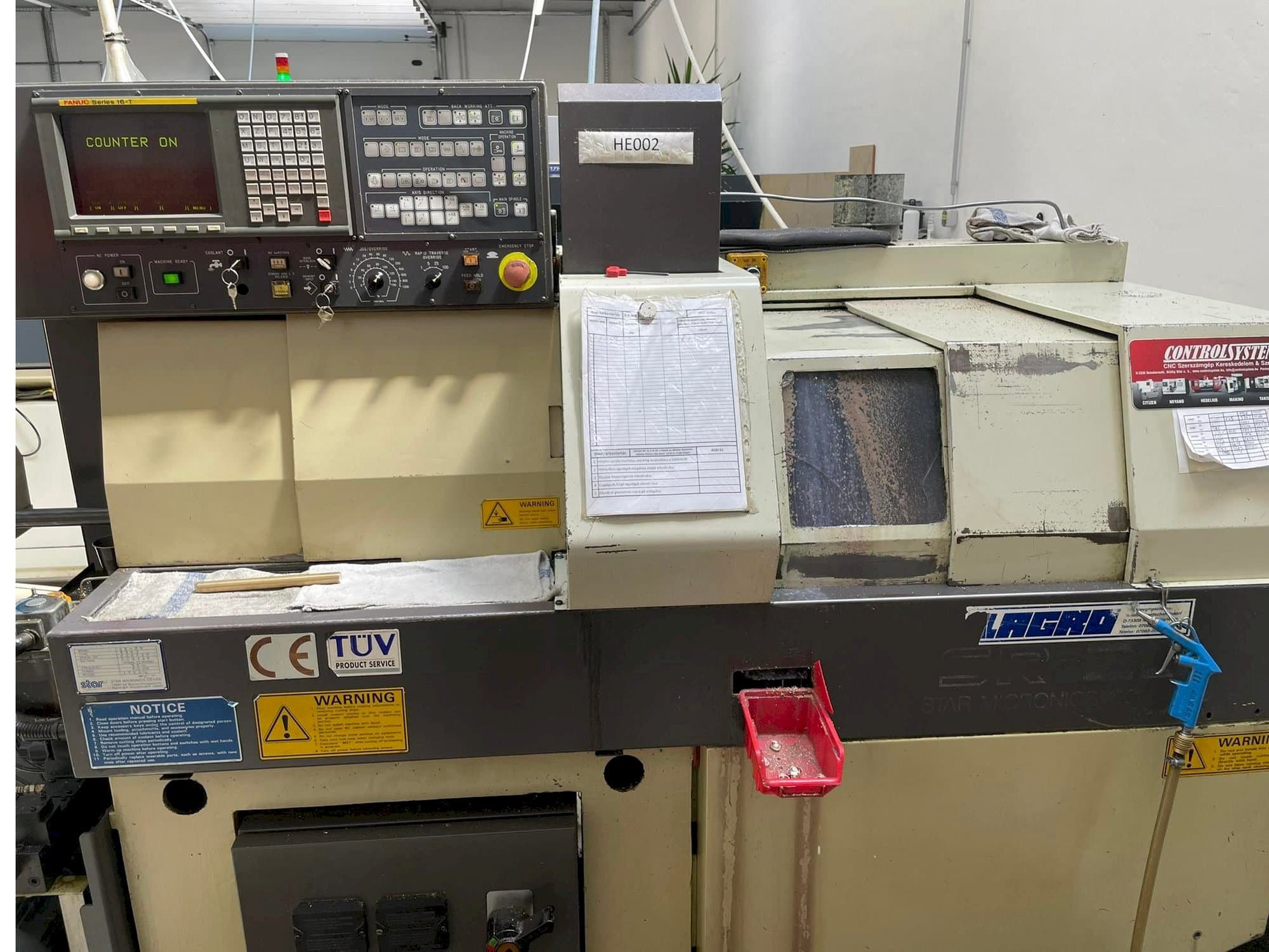 Vooraanzicht  van Star SR20  machine