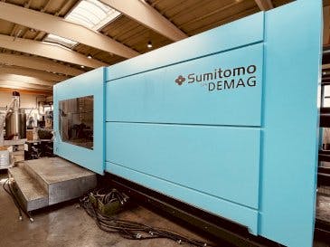 Vooraanzicht  van Sumitomo Demag Systec 1300 1500-9500 Servo  machine