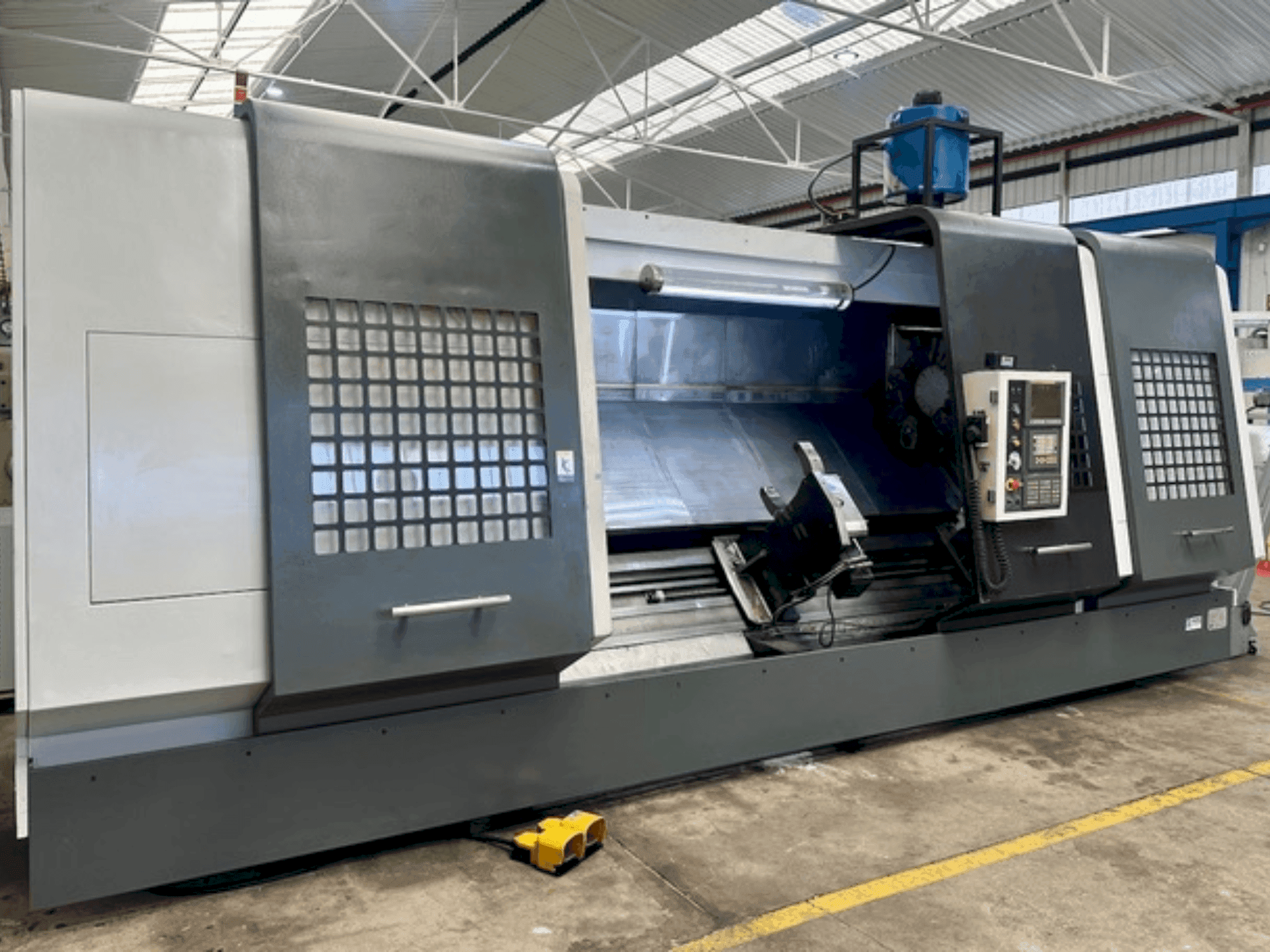 Vooraanzicht van SMTCL HTC 63300 machine