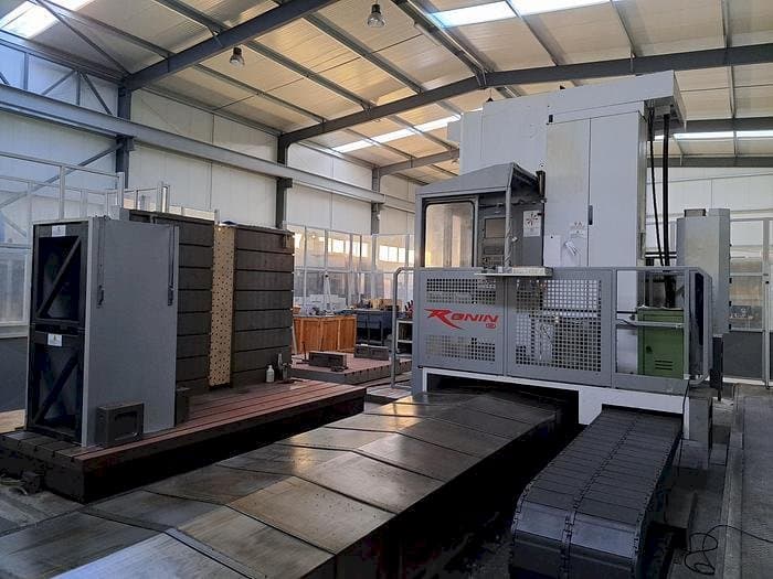 Vooraanzicht van FPT RONIN machine