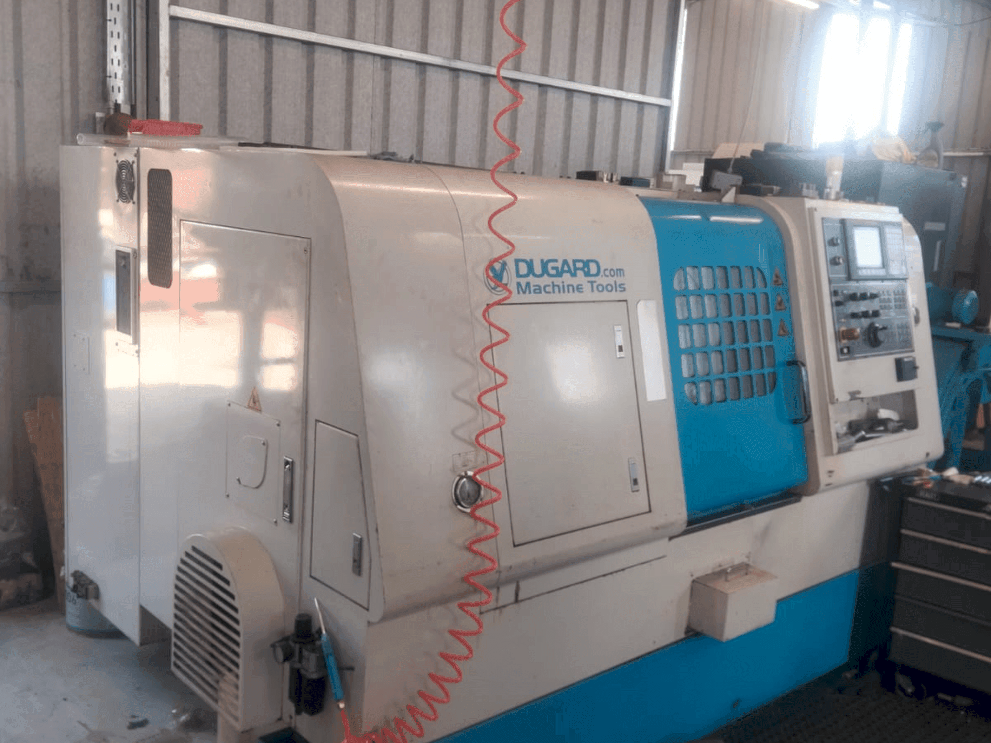 Vooraanzicht van Dugard Eagle 200 machine