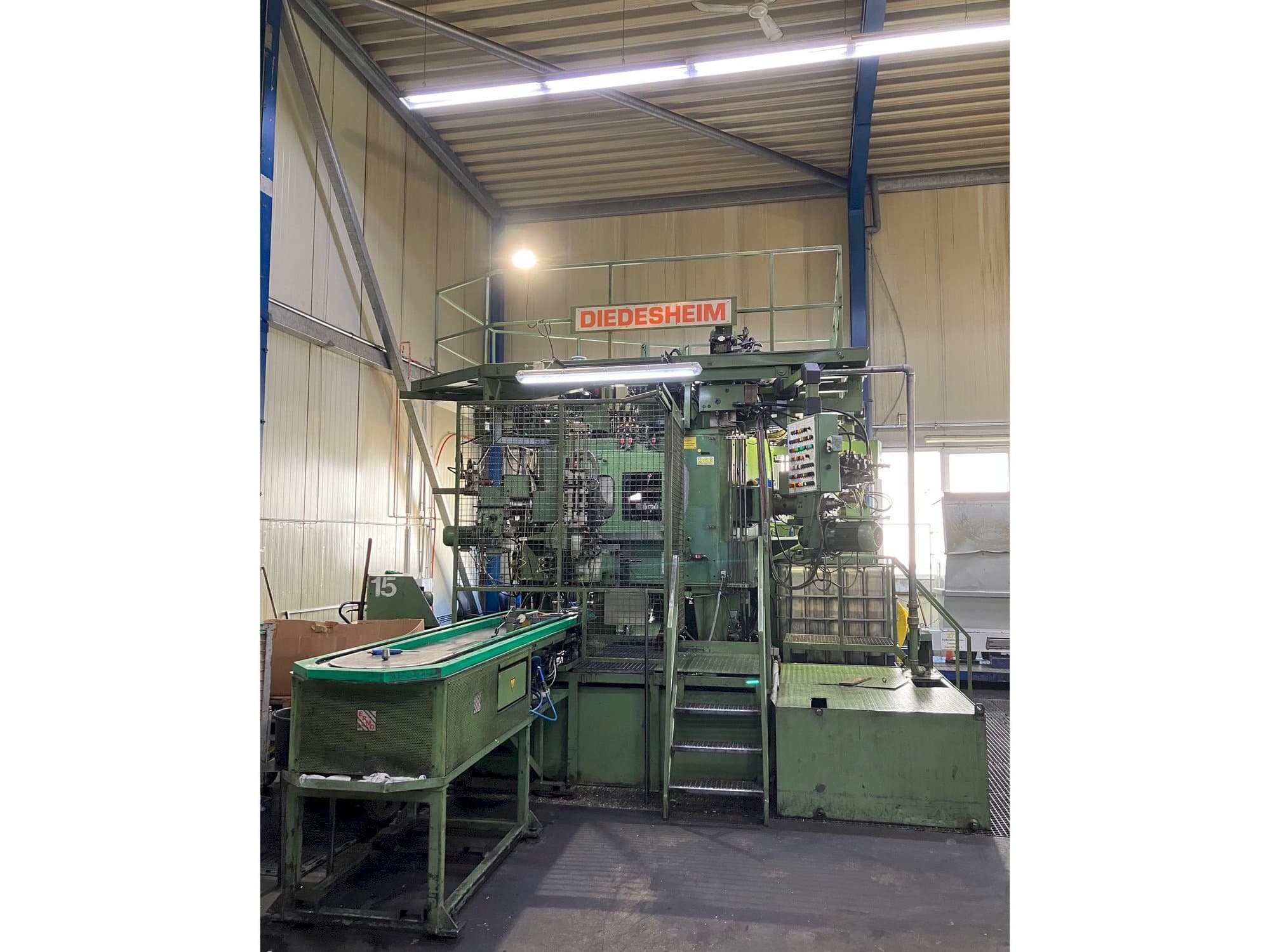 Vooraanzicht van DIEDESHEIM Diamat 70-6 machine