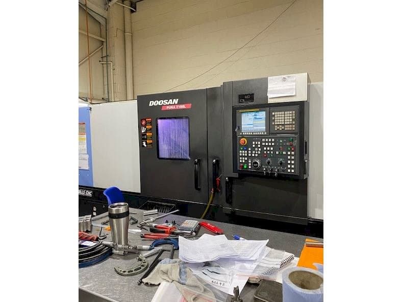 Vooraanzicht van Doosan Puma 3100L machine