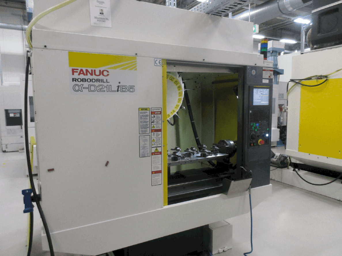 Vooraanzicht  van FANUC ROBODRILL Alpha D21LiB5  machine