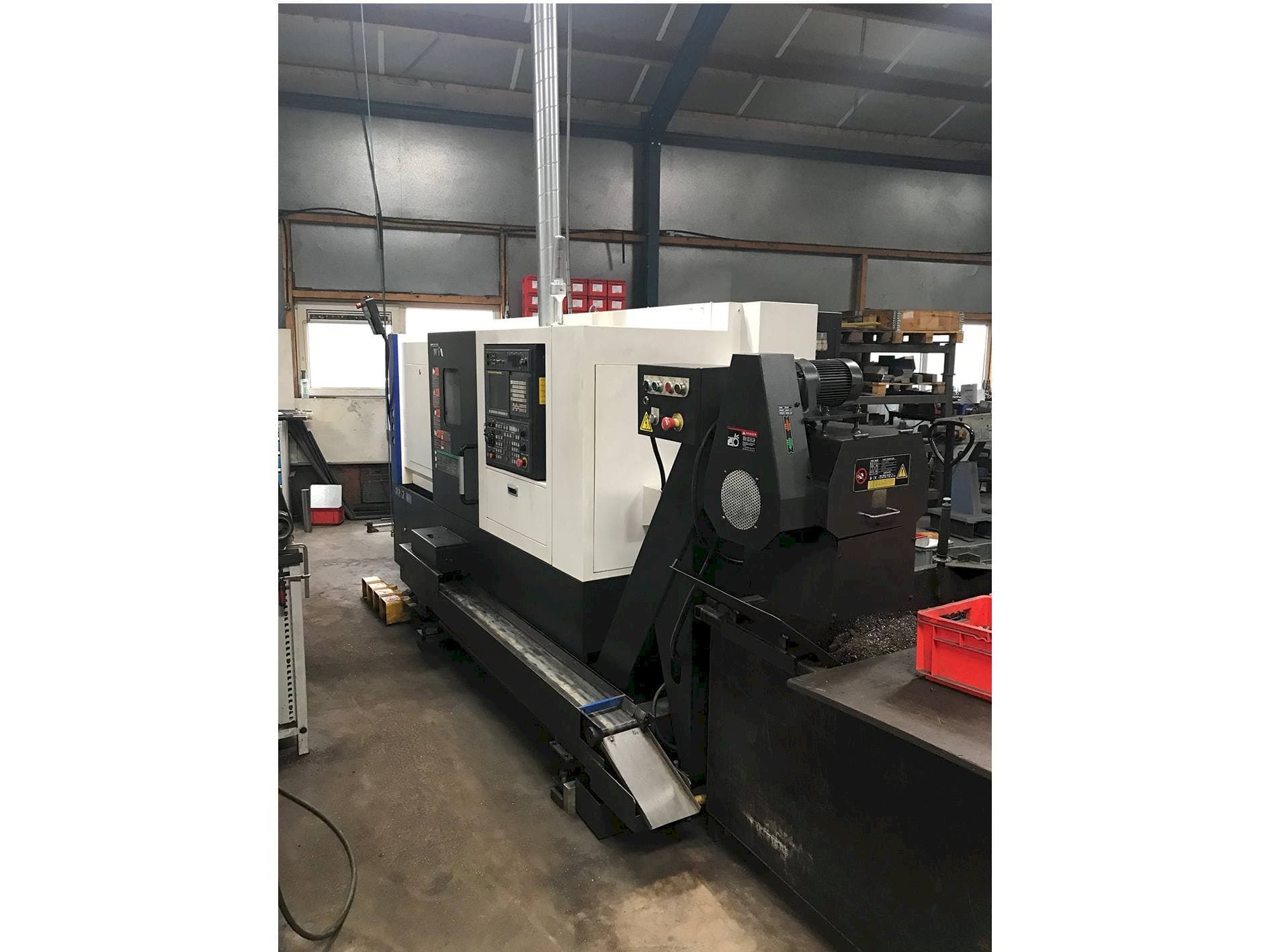 Vooraanzicht van Hyundai Wia L230LMSA machine