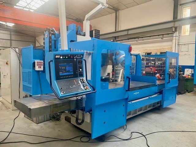 Vooraanzicht van MTE BF 2200 machine