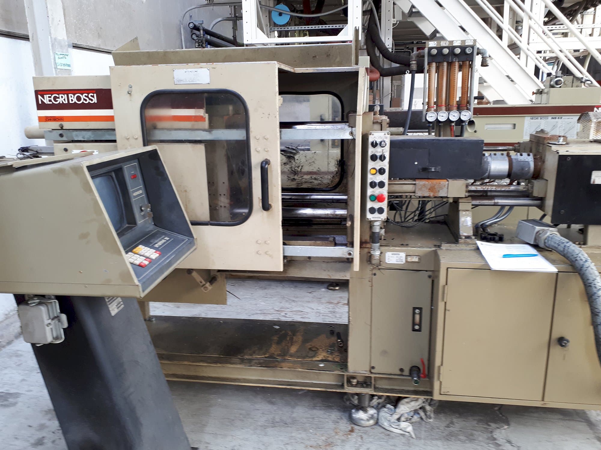 Vooraanzicht van Negri Bossi NB 60 machine