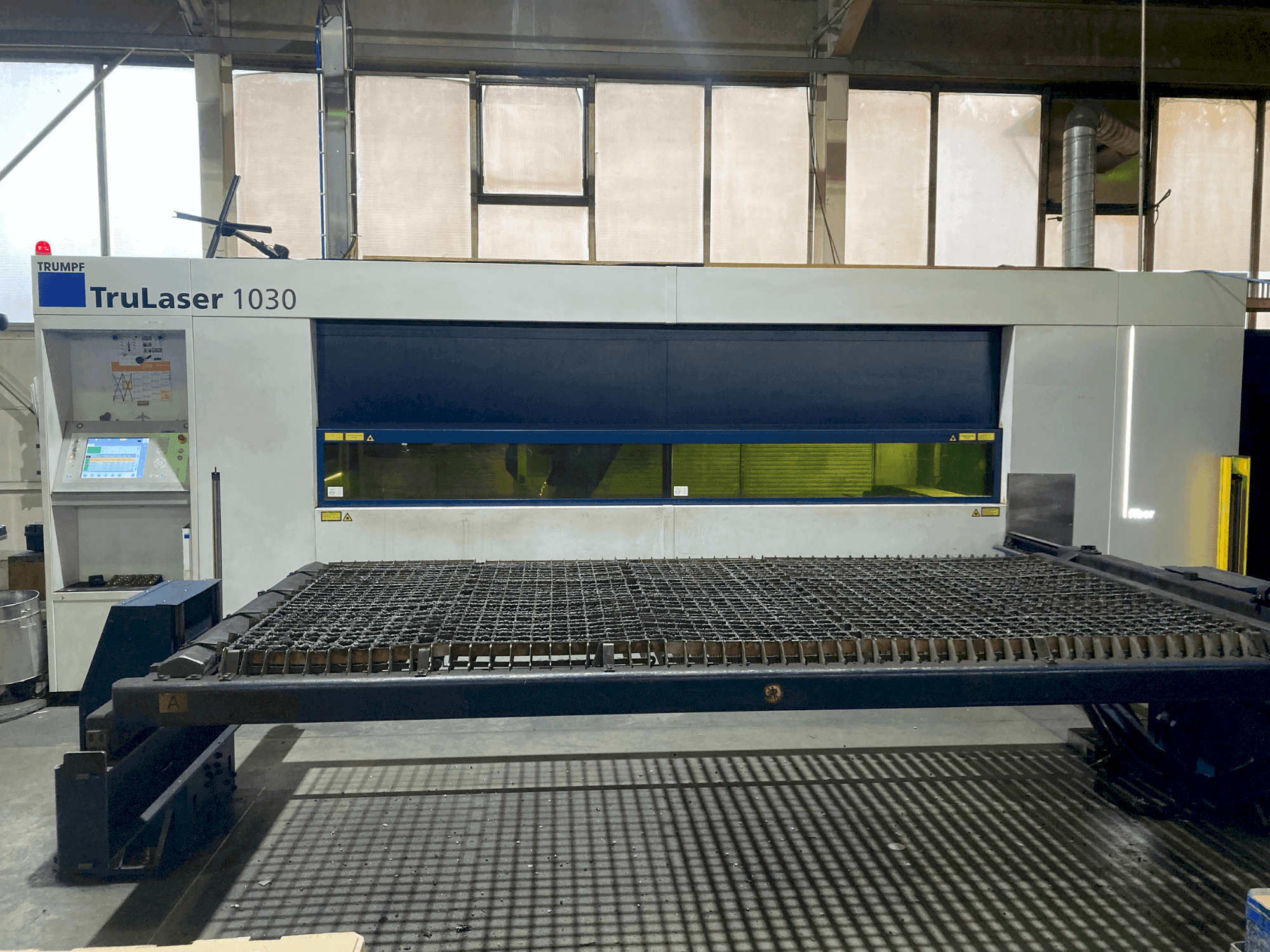 Vooraanzicht van TRUMPF TruLaser 1030 machine