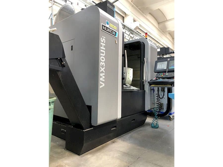 Vooraanzicht van Hurco VMX30 UHSi machine