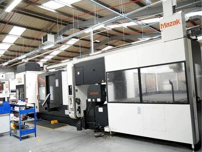 Vooraanzicht van Mazak INTEGREX i-400 ST machine