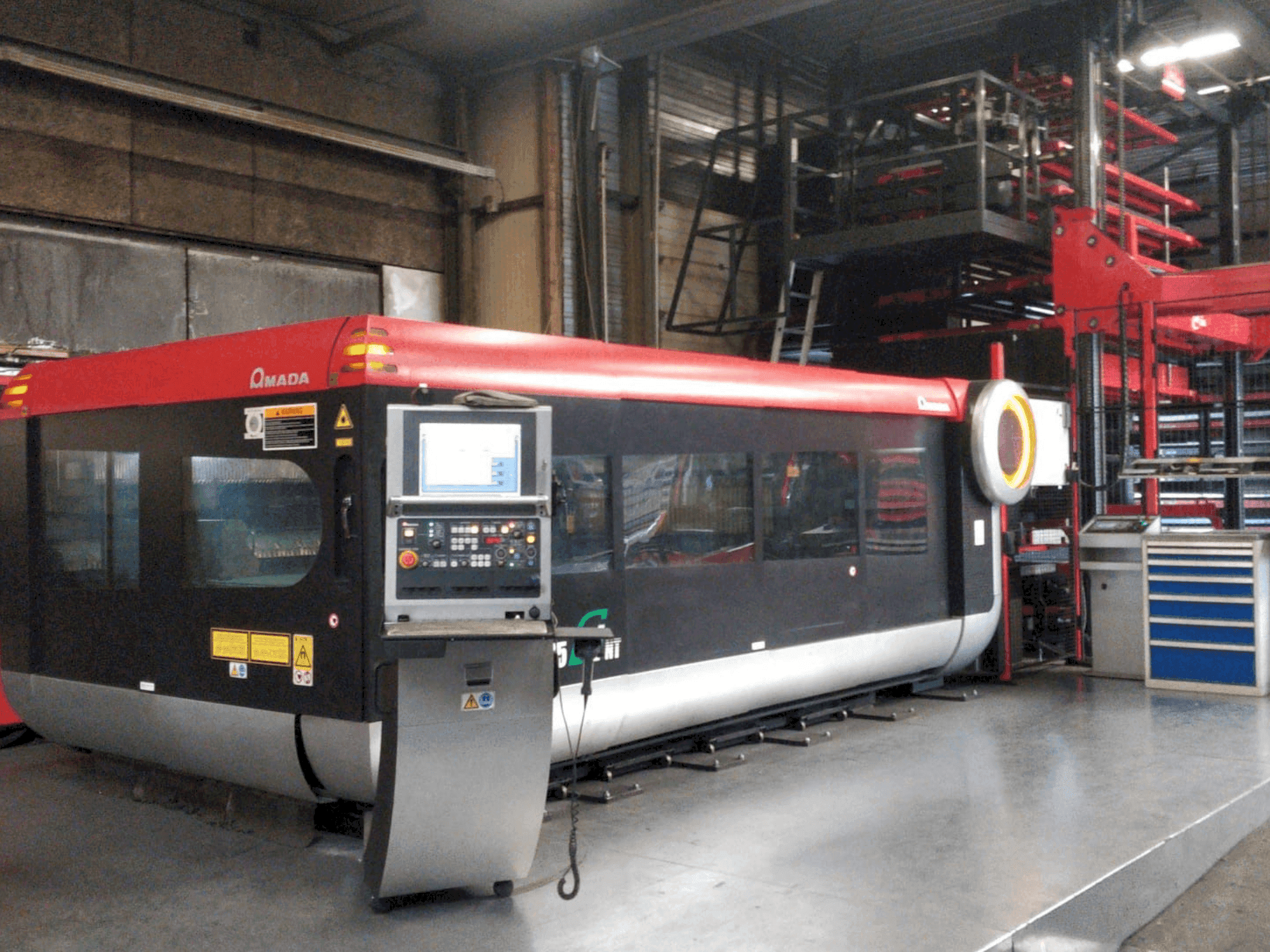 Vooraanzicht  van AMADA LC-3015F1NT 4kW CO2  machine