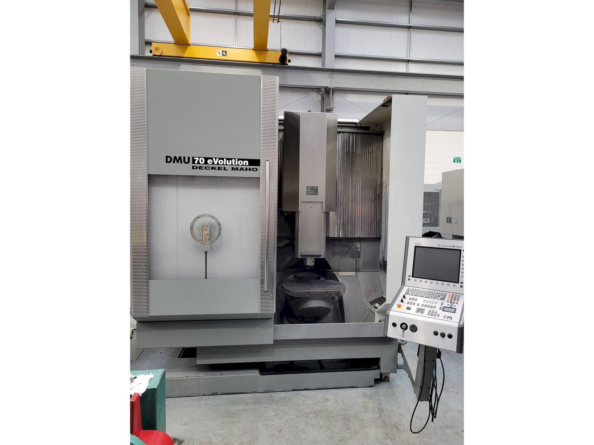 Vooraanzicht van DECKEL MAHO DMU 70 eVolution machine