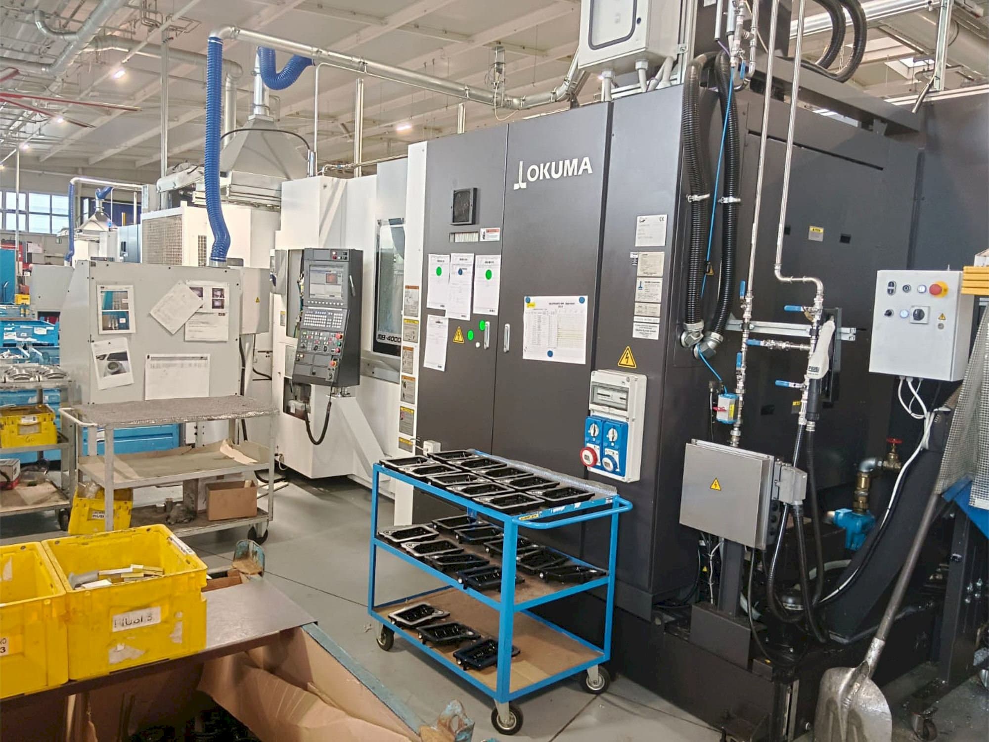 Vooraanzicht van Okuma MB-4000H machine