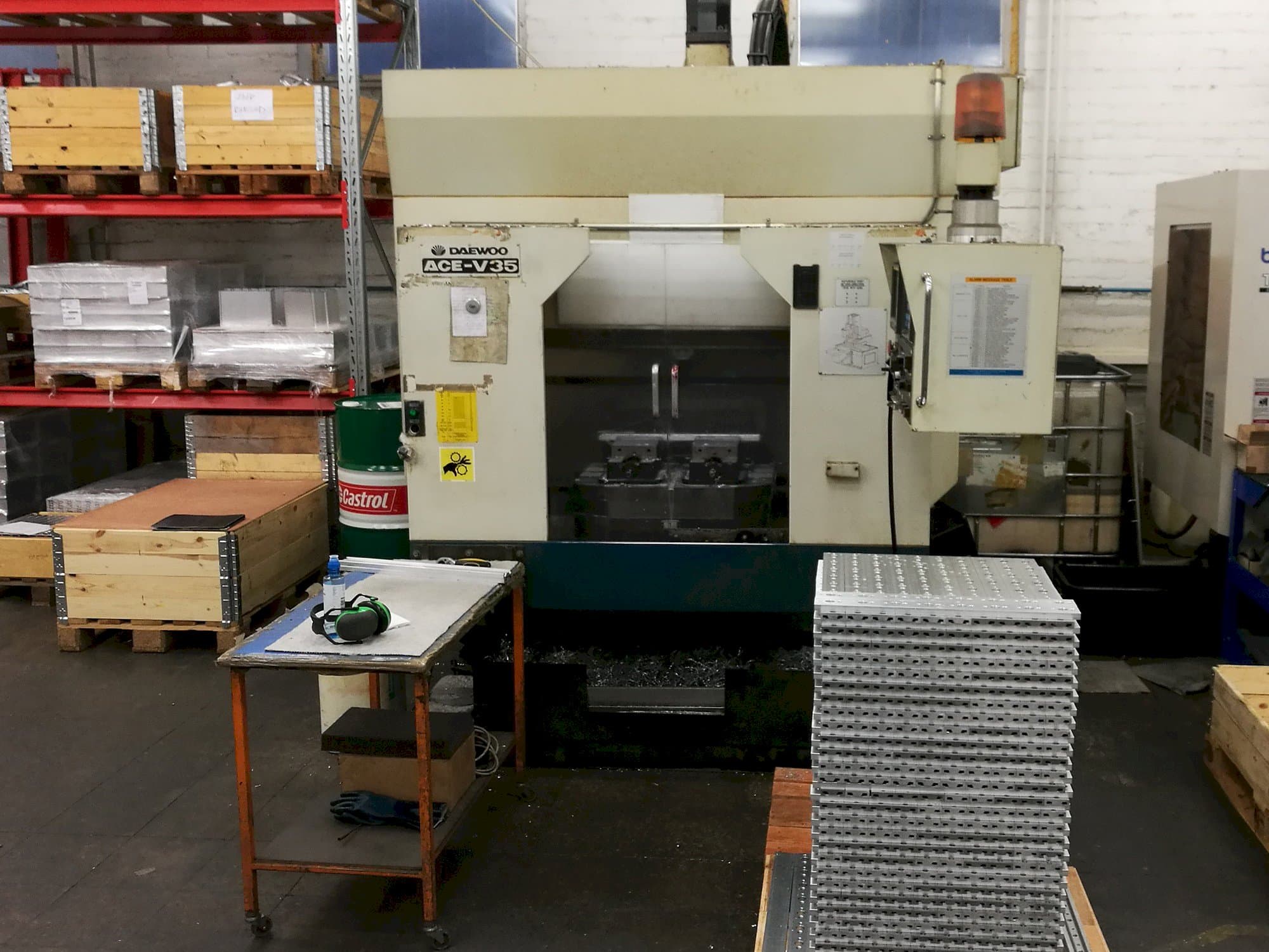 Vooraanzicht  van DAEWOO ACE V-35 machine