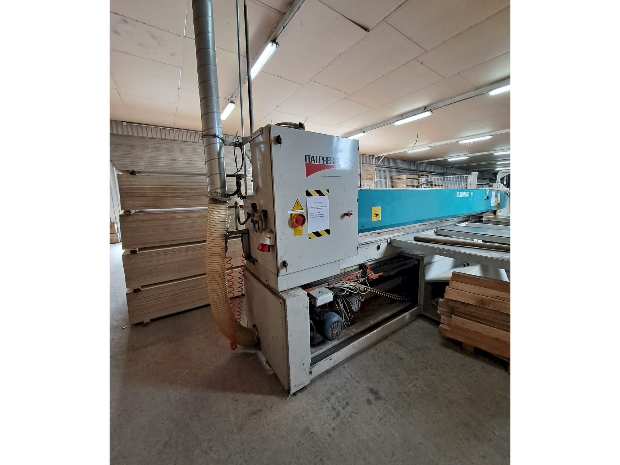 Vooraanzicht van Euromac Logica Pinze 4500 machine