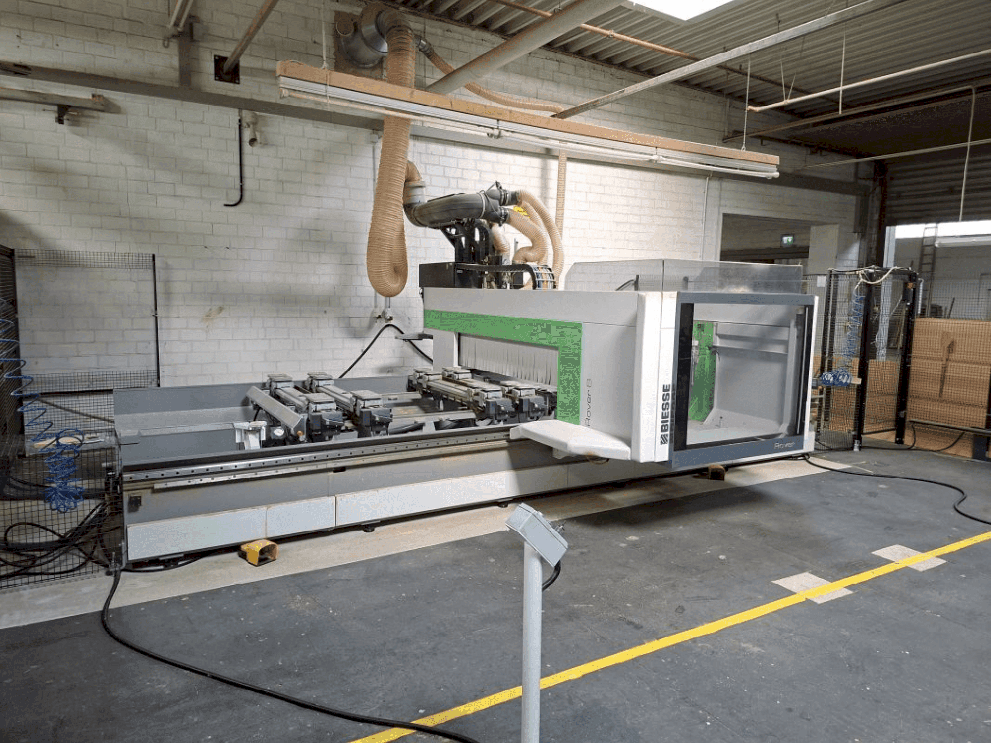 Vooraanzicht van BIESSE Rover B 1650 machine