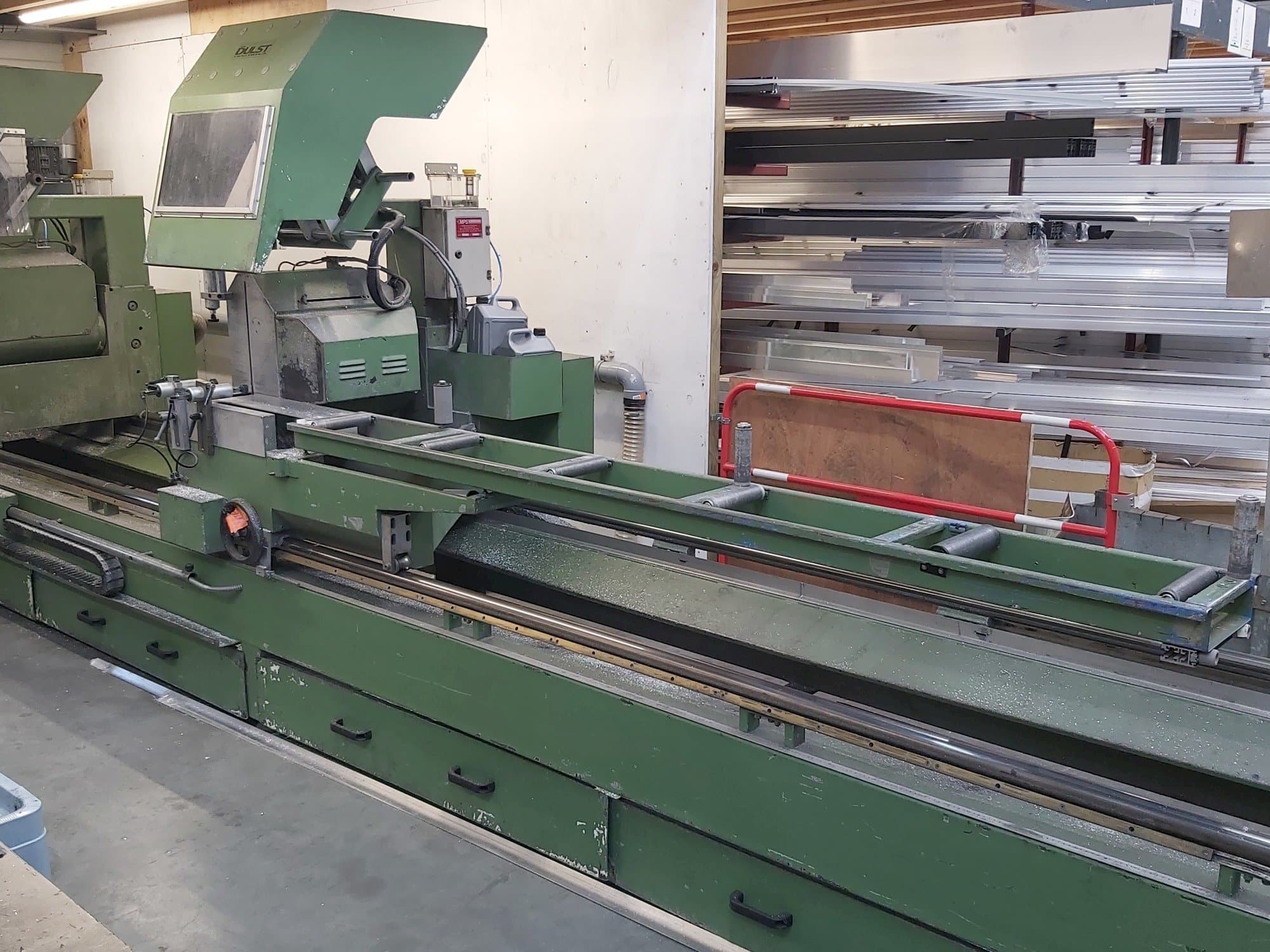 Vooraanzicht van MECAL SW453 Reverse Garda 3 machine