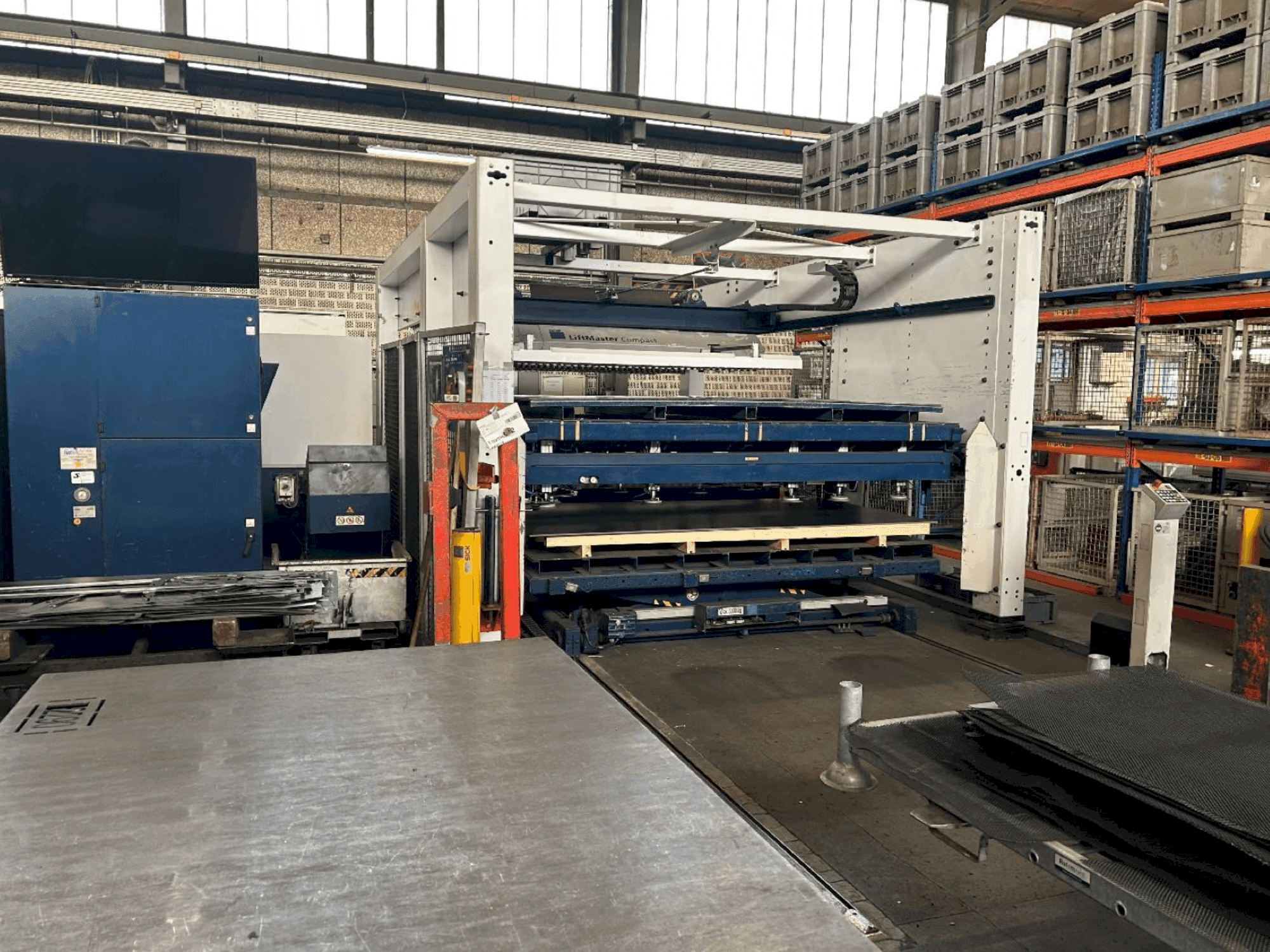Vooraanzicht van TRUMPF TruLaser 3030 machine