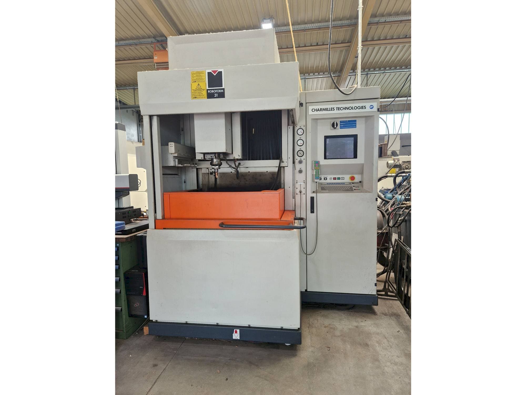Vooraanzicht van CHARMILLES Roboform 31 machine