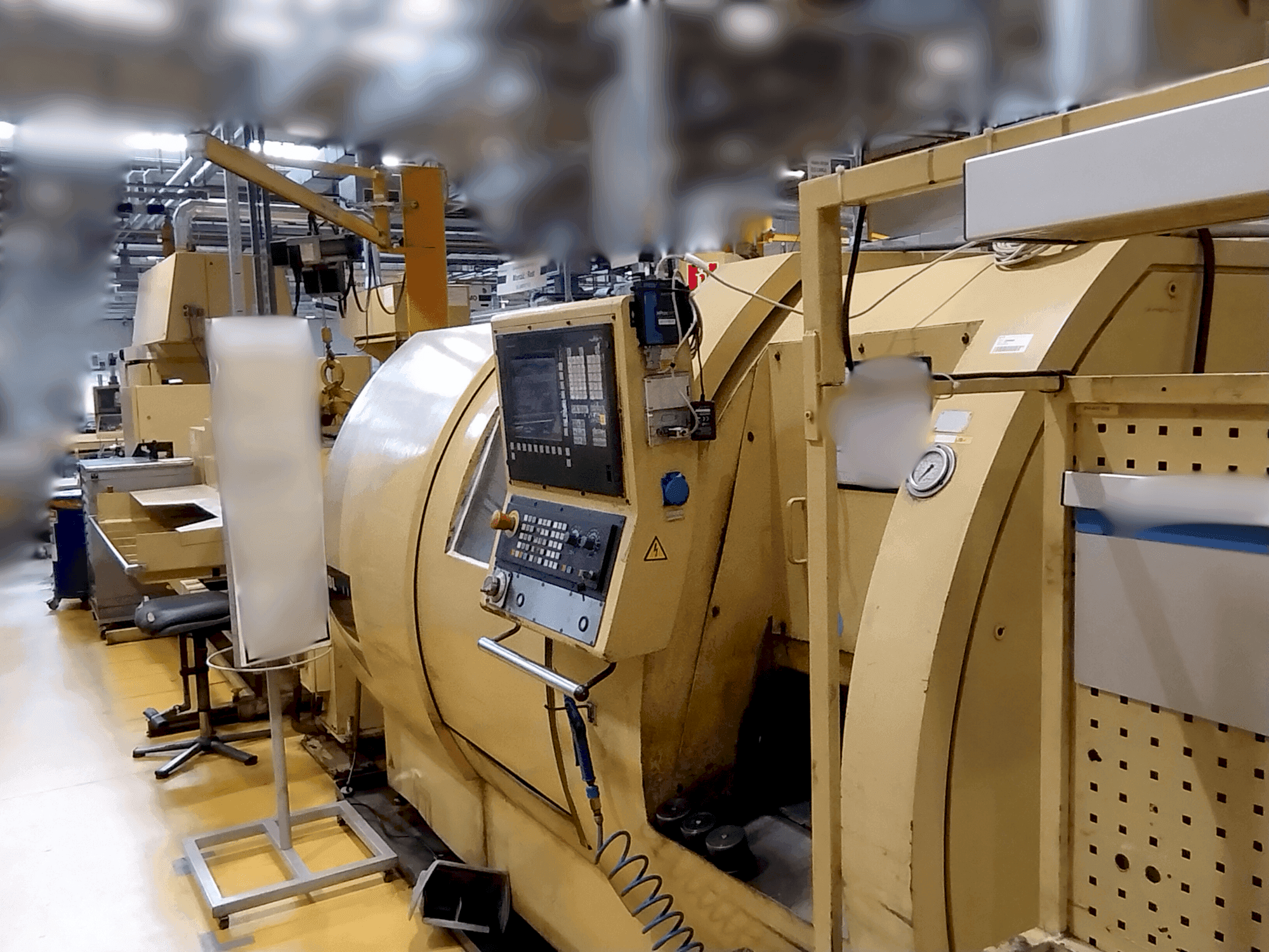 Vooraanzicht van TRENS SBL 500 CNC machine