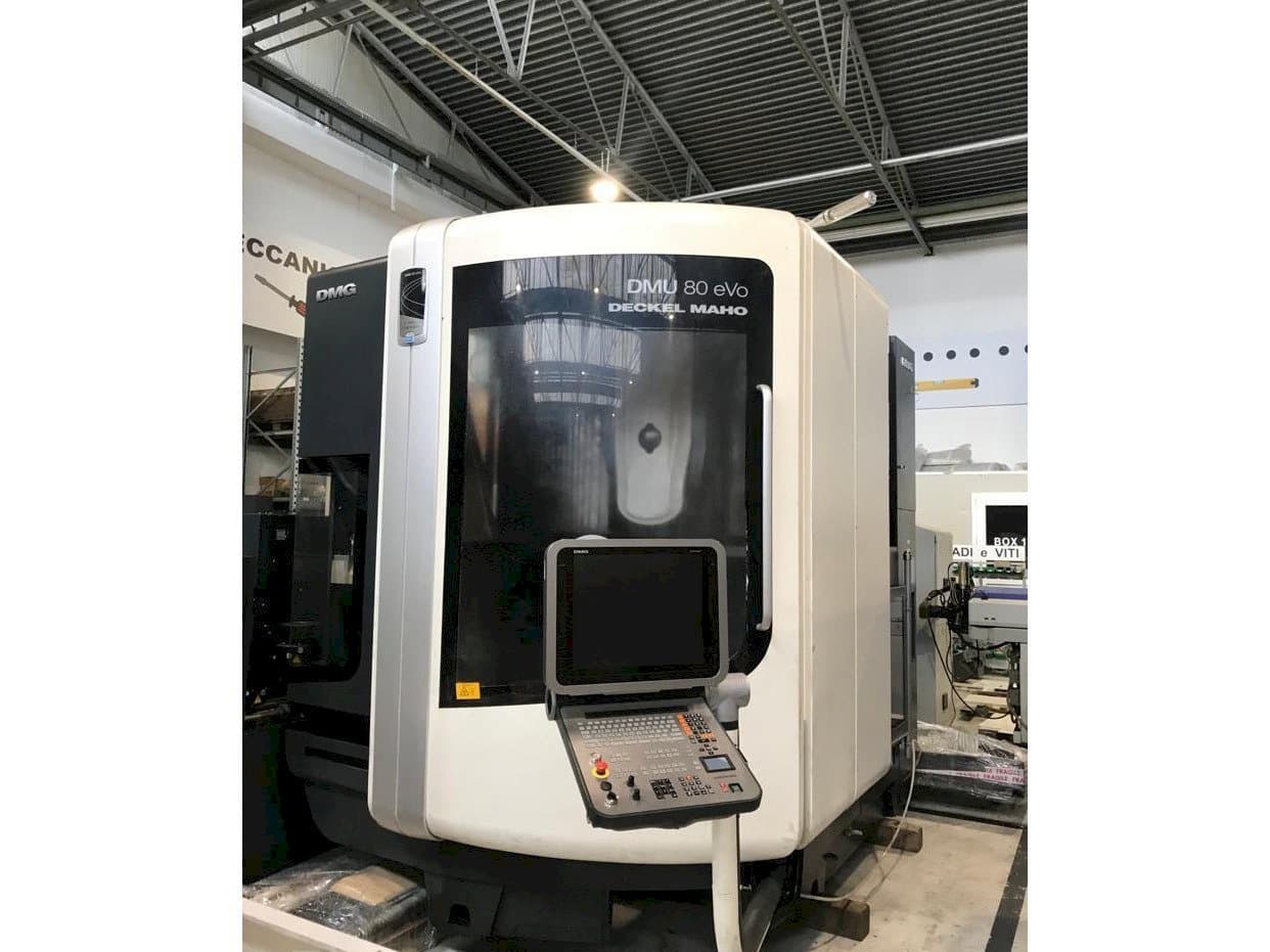 Vooraanzicht van DMG MORI DMU 80 EVO machine