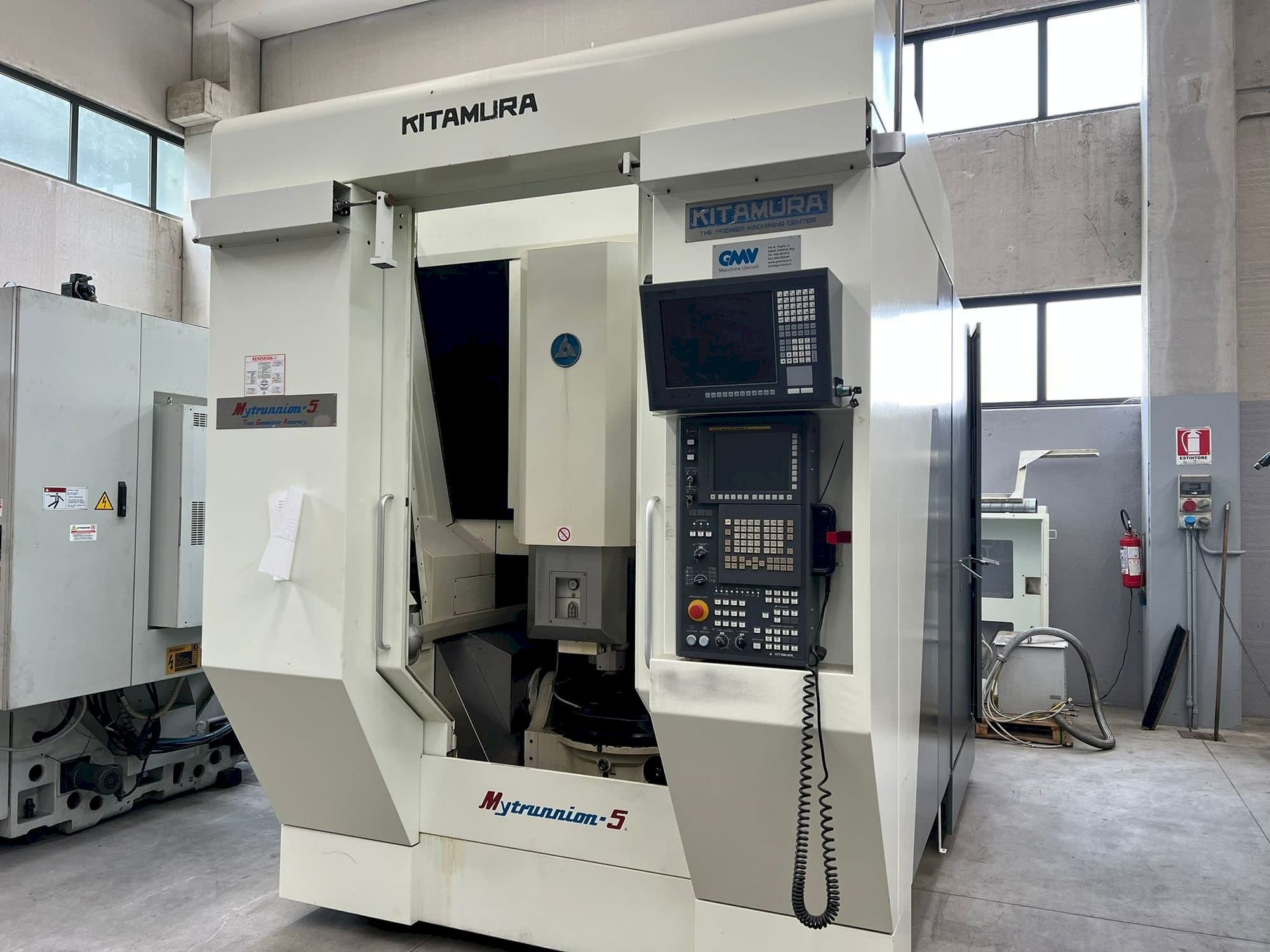 Vooraanzicht  van Kitamura Mytrunnion 5  machine