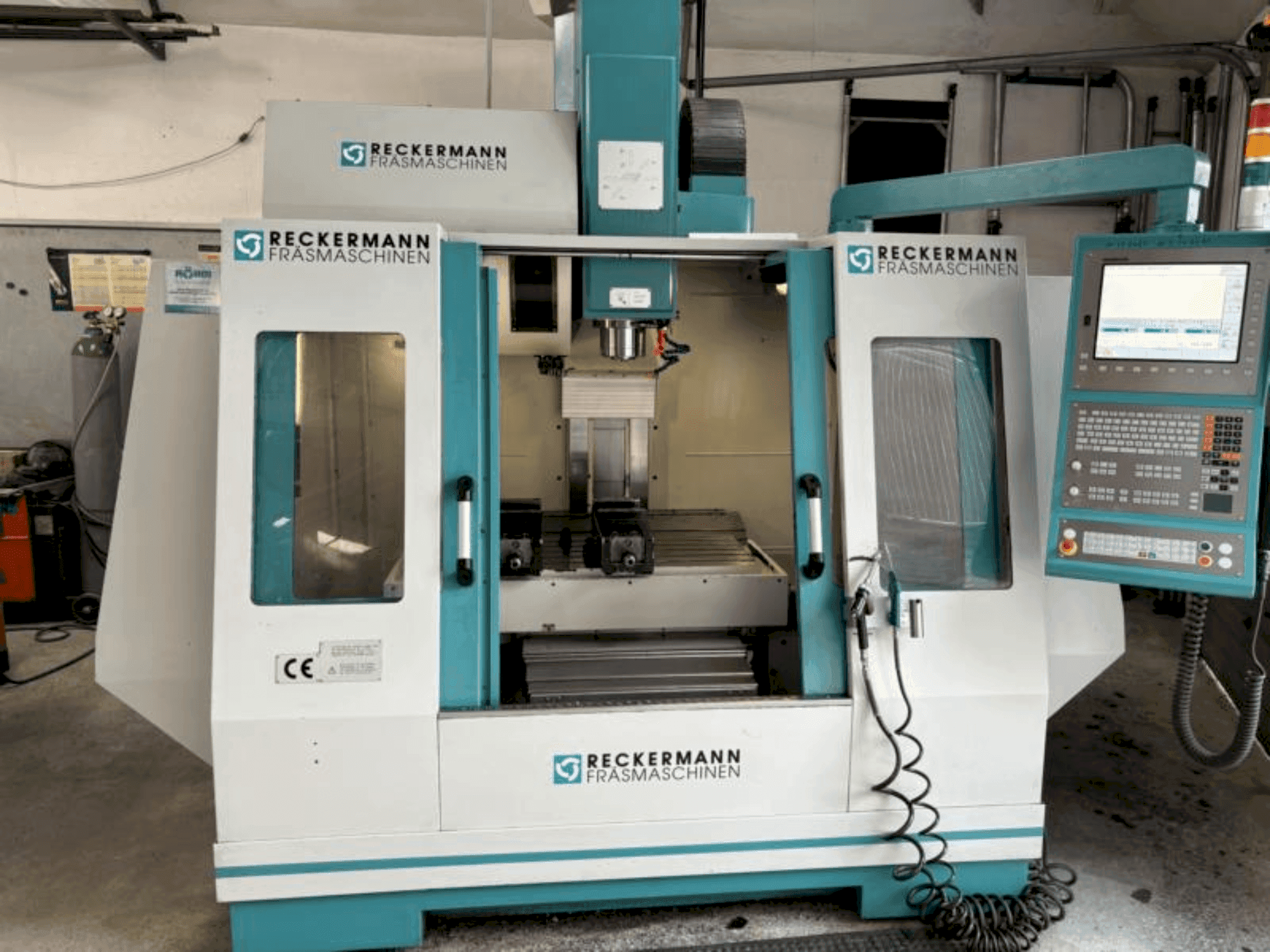 Vooraanzicht van RECKERMANN RBZ 1050 machine