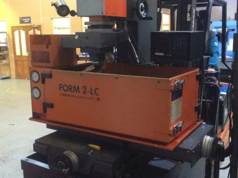 Vooraanzicht van CHARMILLES Form 2-LC machine