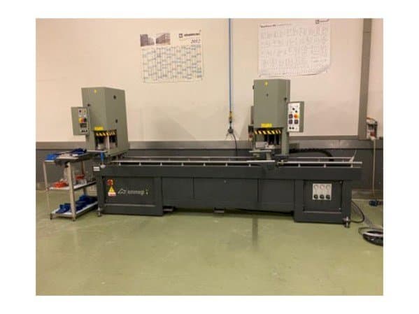 Vooraanzicht van Emmegi FUSION 2LV 3440 machine