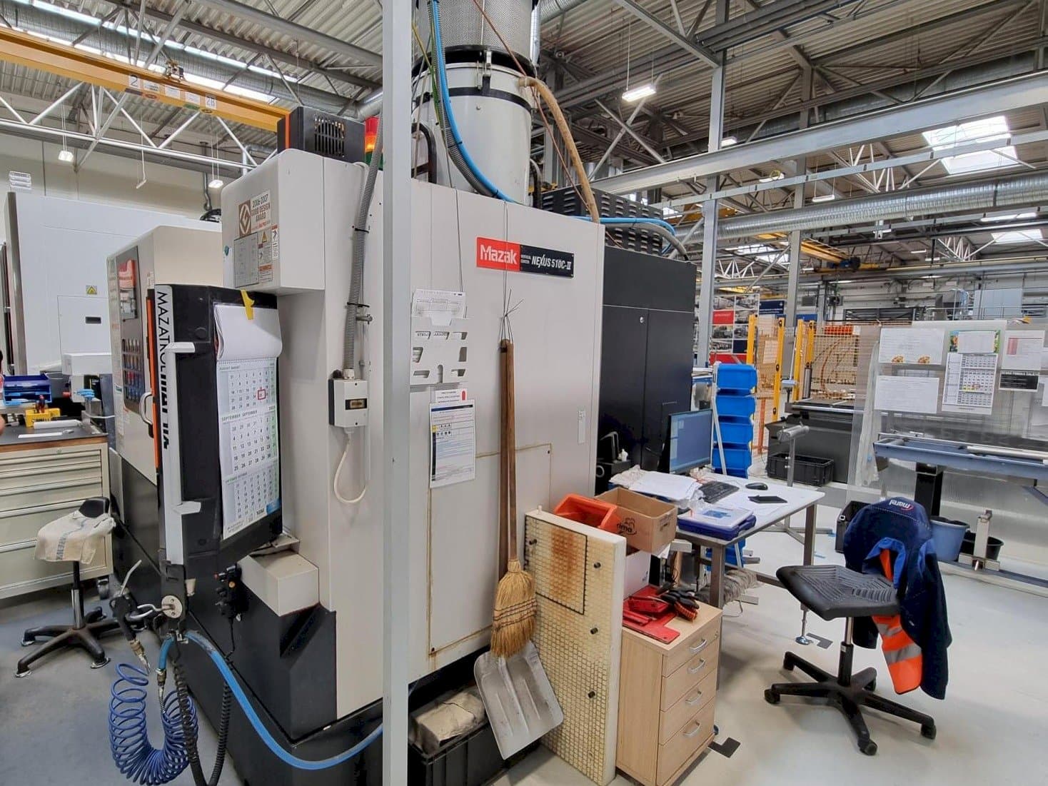 Vooraanzicht van Mazak Nexus 510C - II machine