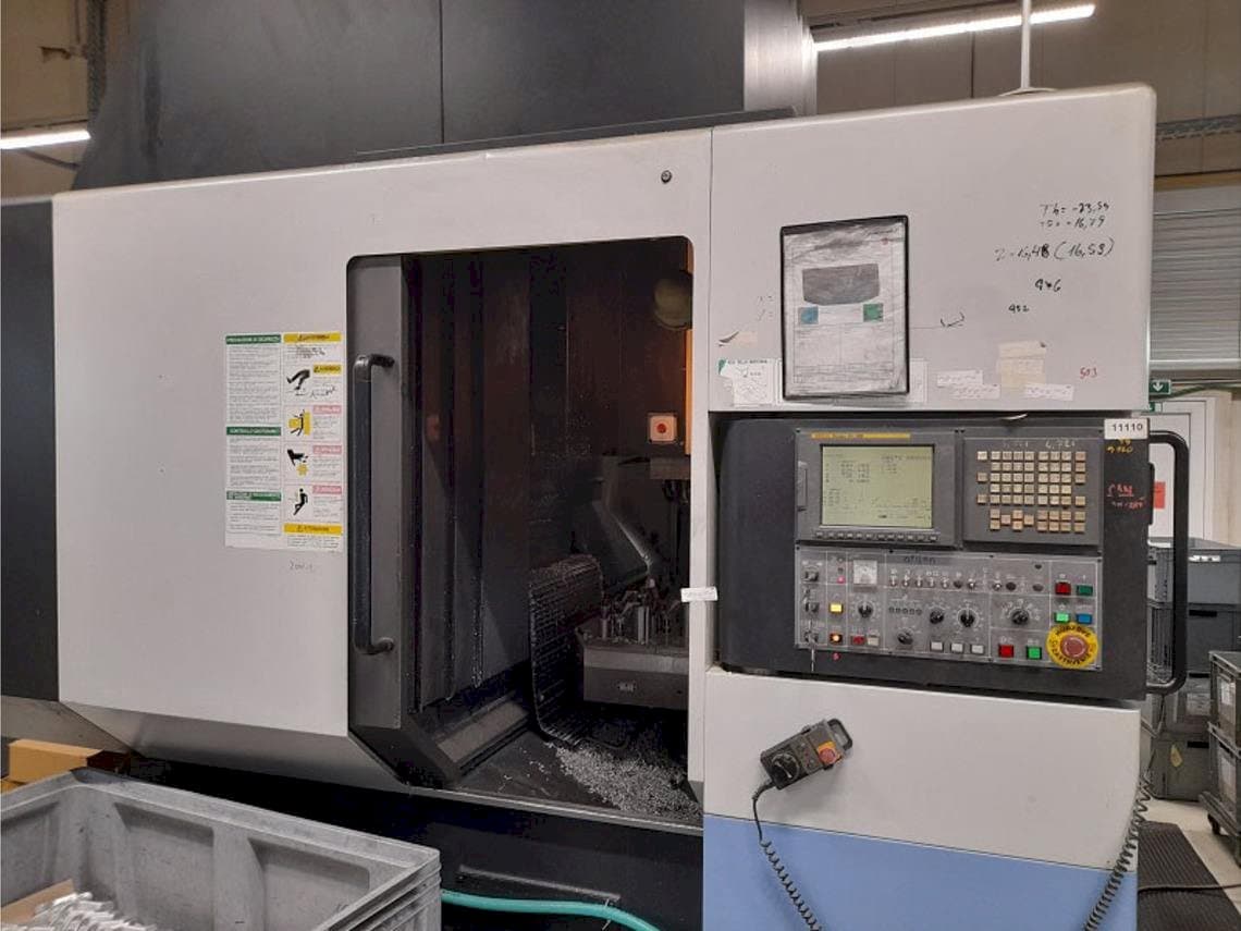 Vooraanzicht van Doosan VC 500 machine