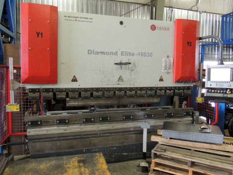 Vooraanzicht van Mitsubishi Dener Diamond Elite 16030 machine
