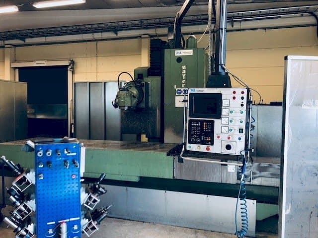 Vooraanzicht  van Zayer KF 3000  machine