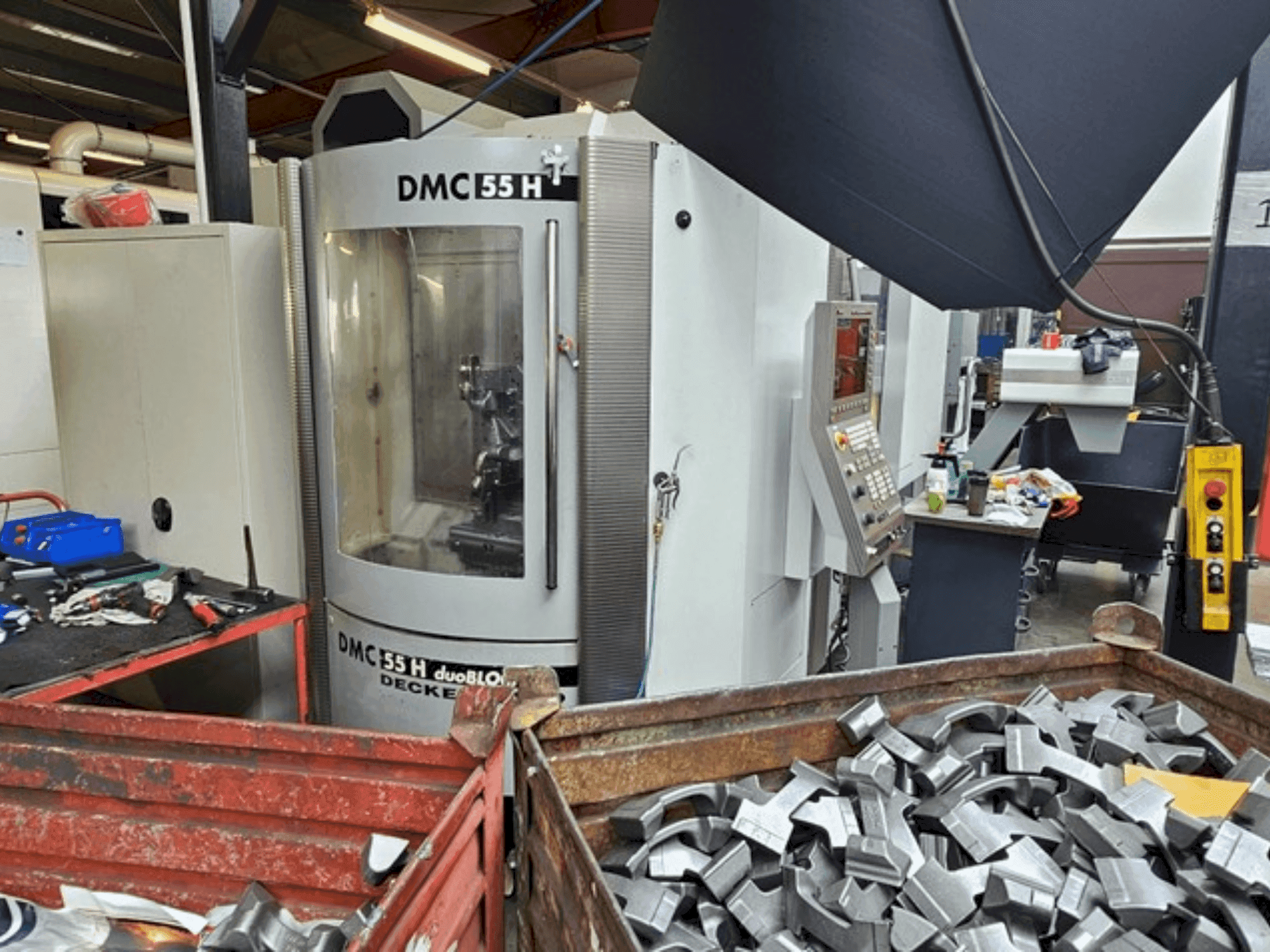 Vooraanzicht van DECKEL MAHO DMC 55H duoBlock (2007) machine