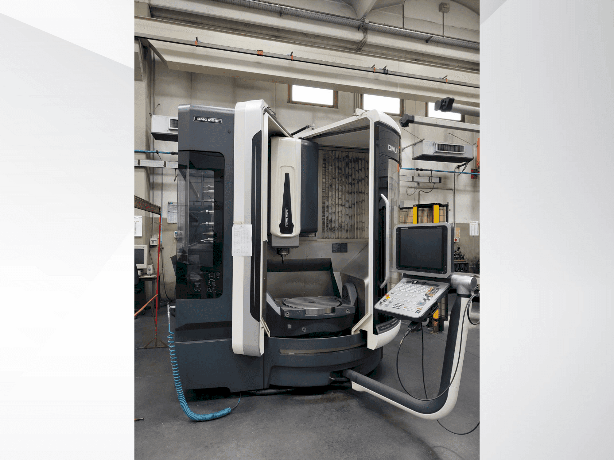 Vooraanzicht  van DMG MORI DMU 75 Monoblock  machine