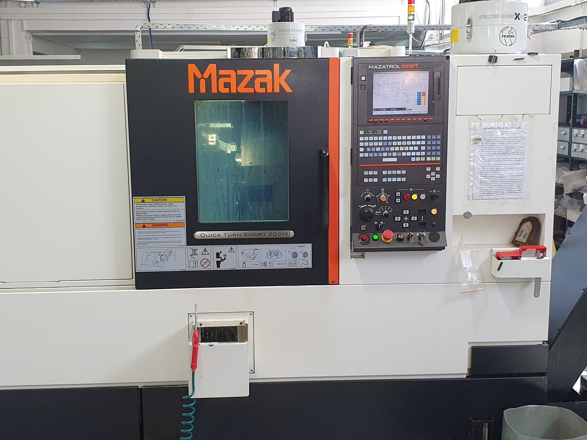 Vooraanzicht  van Mazak QTS200M  machine