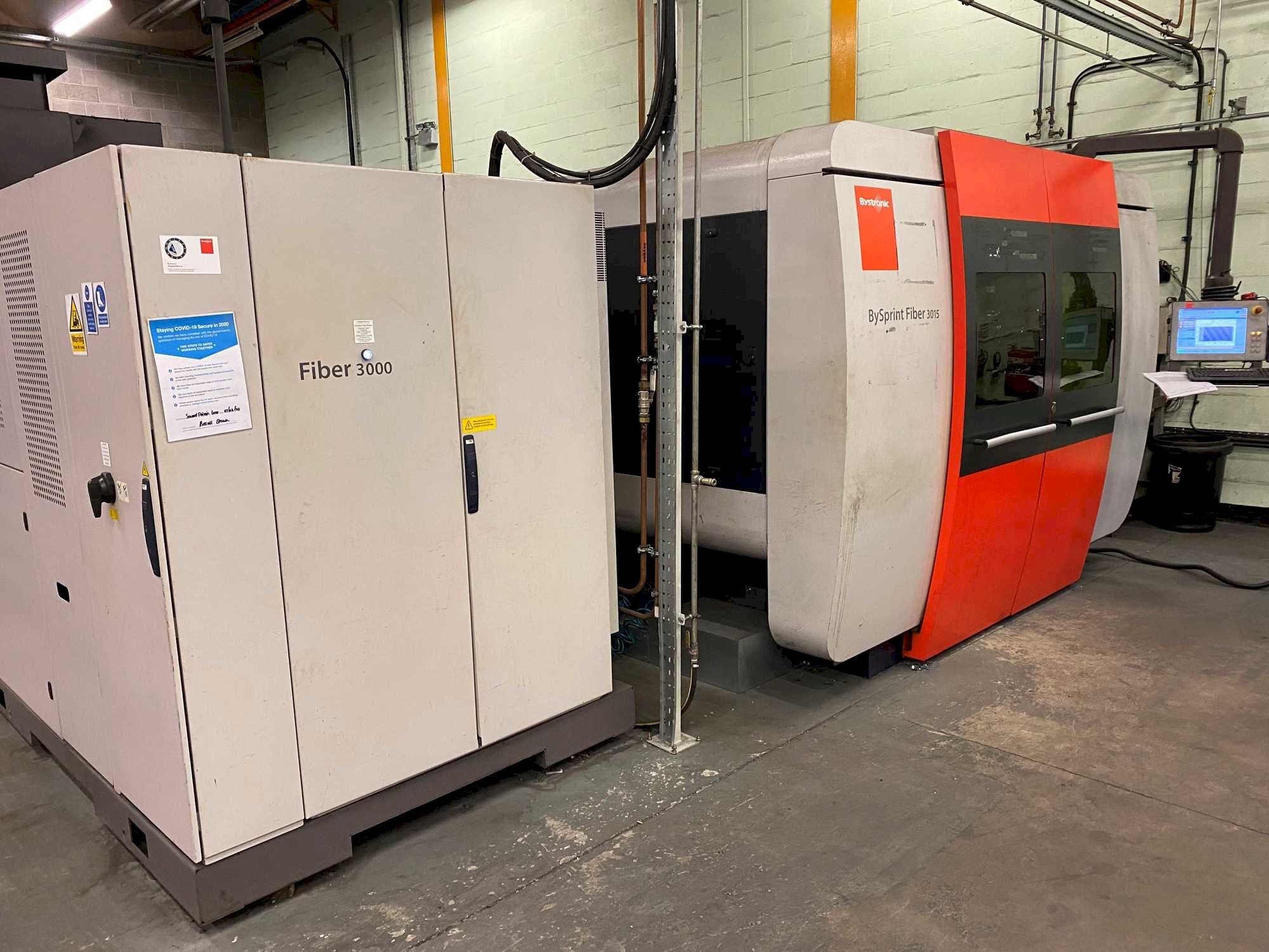 Vooraanzicht  van Bystronic BySprint 3015 Fiber  machine