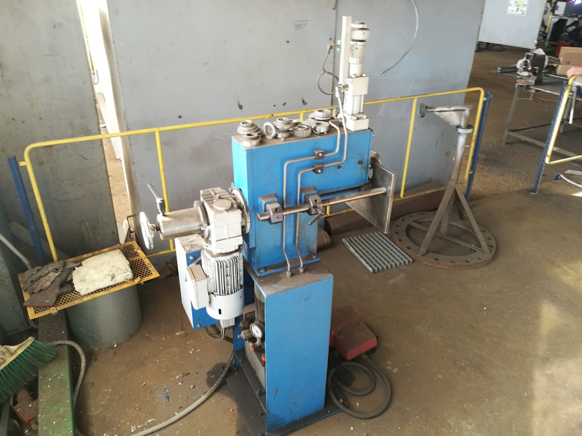 Vooraanzicht van SPIRO SME 63 machine