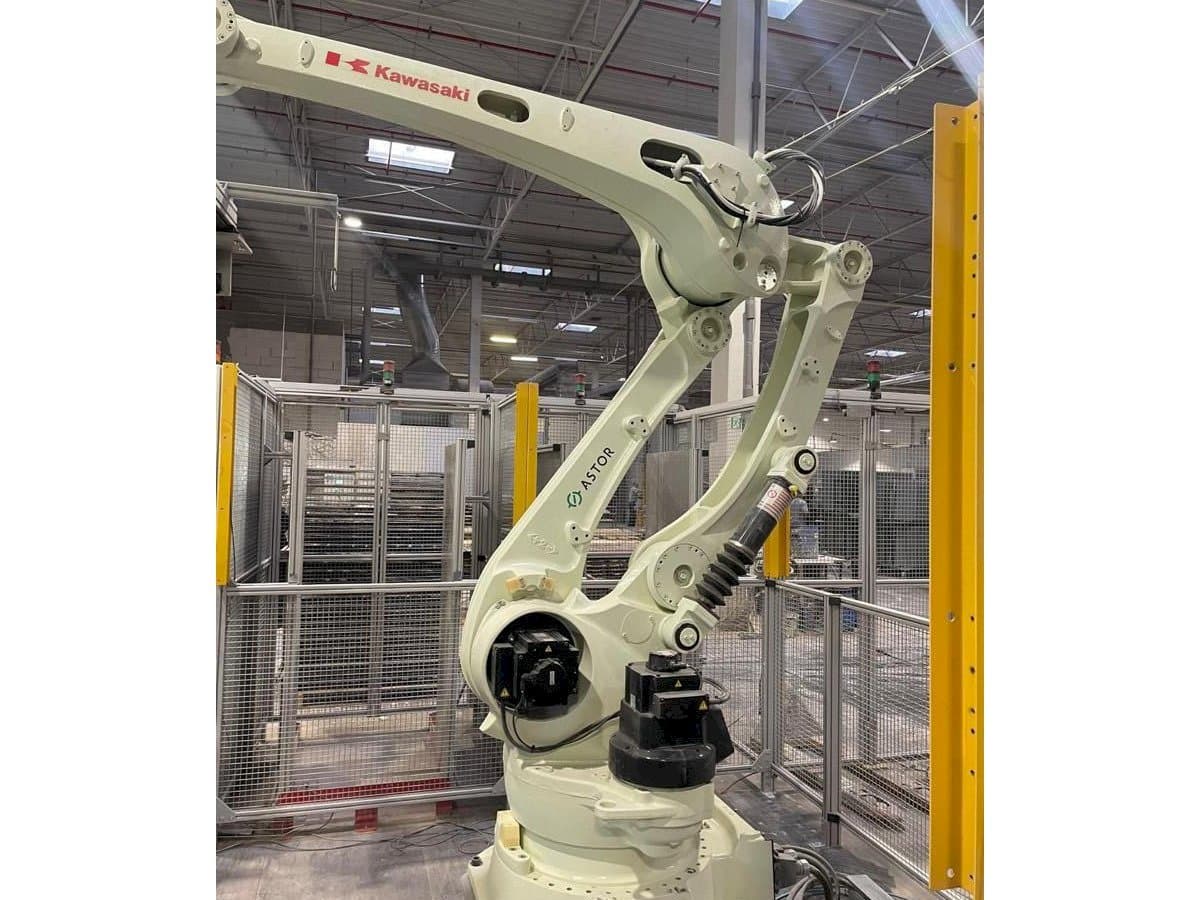 Vooraanzicht van Kawasaki 3CP180L-AC03 machine