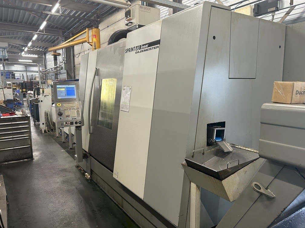 Vooraanzicht van Gildemeister sprint 65 linear machine