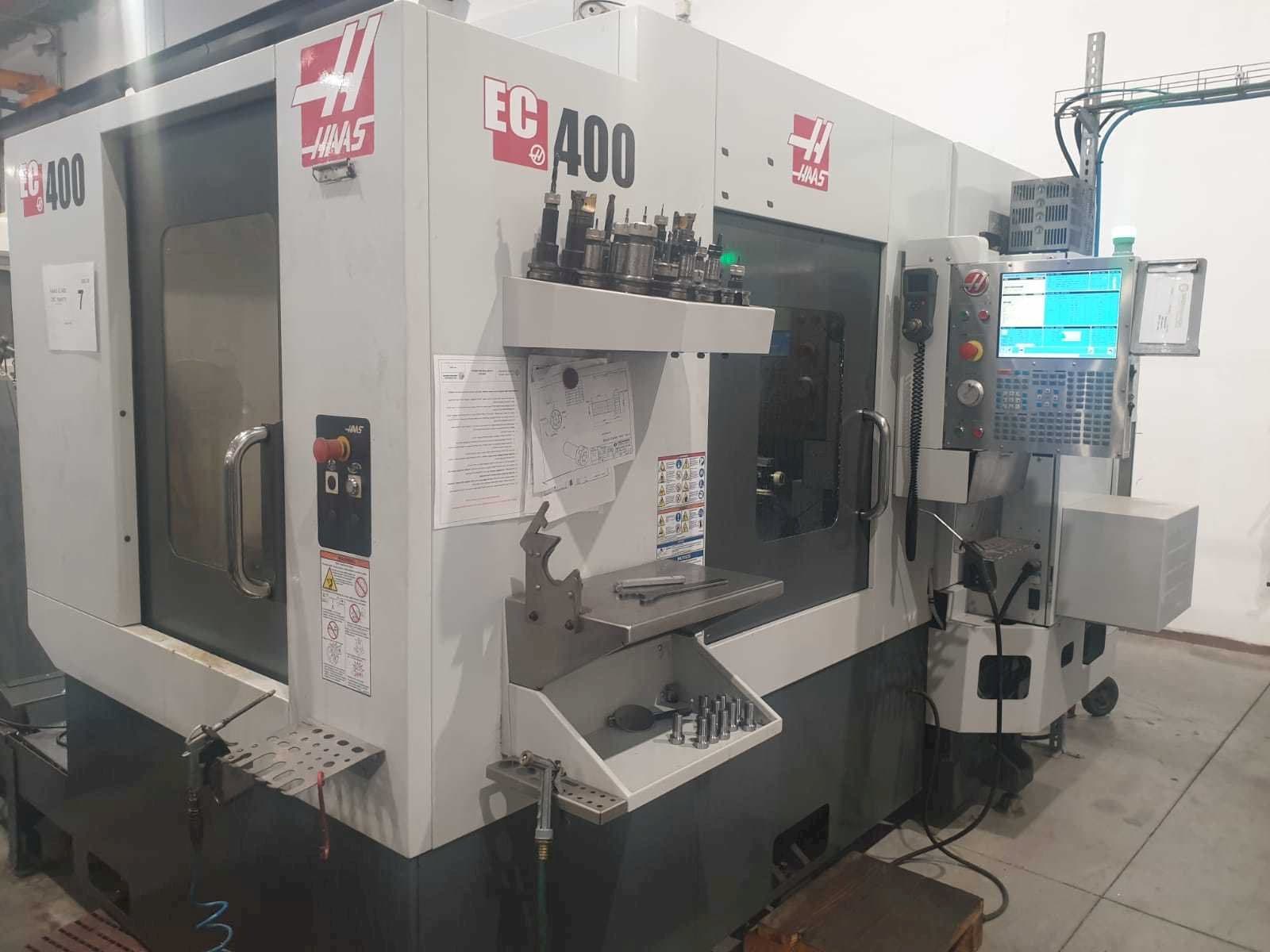 Vooraanzicht  van HAAS EC400  machine