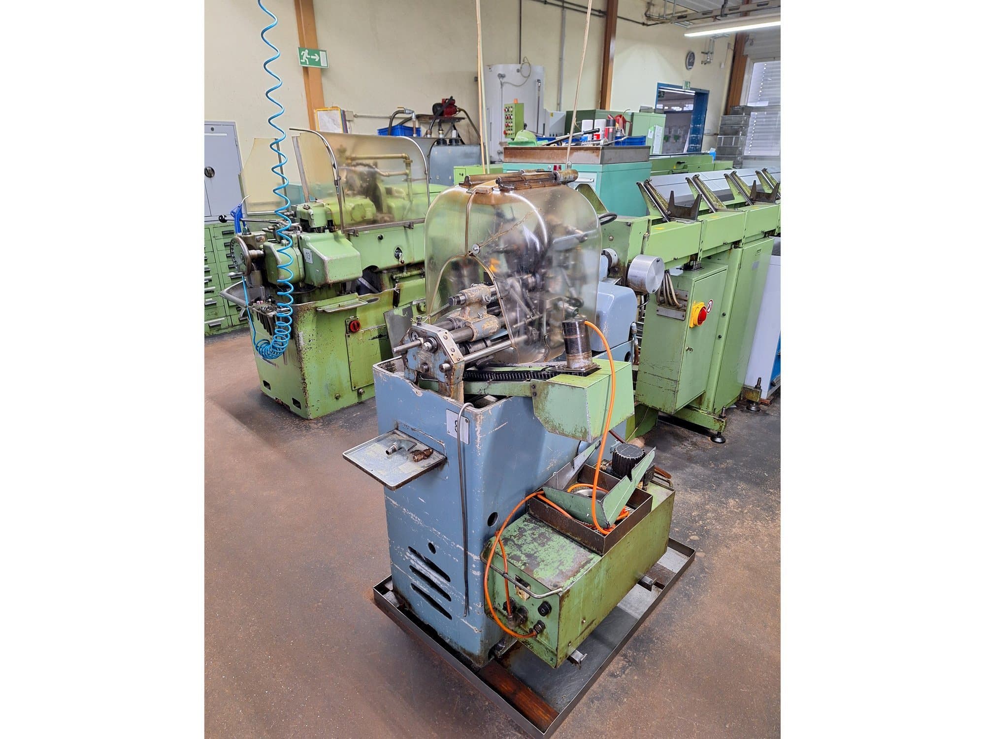 Linkerzijdeaanzicht van TRAUB A25 machine