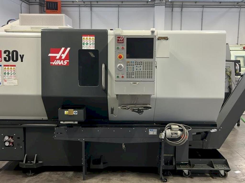 Vooraanzicht van HAAS DS30Y machine