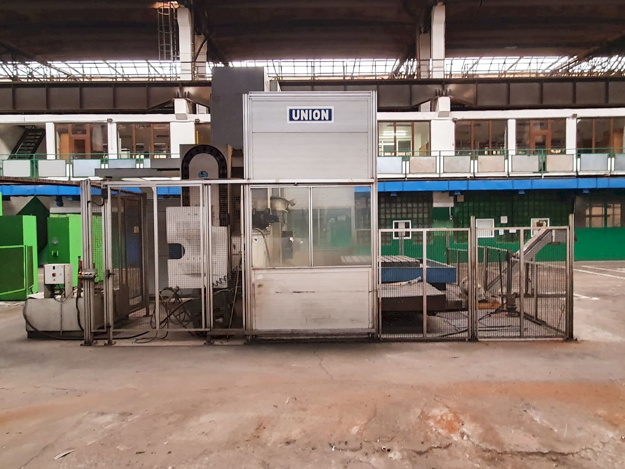 Vooraanzicht van Union TC130/1 -iTNC530 machine